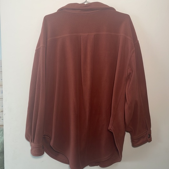 Shacket - Picture 2 of 3